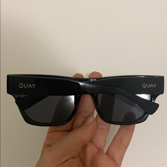 Quay - black frame sunglasses - Picture 5 of 7